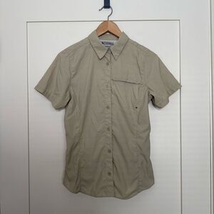 Columbia Titanium Shirt Womens Small Tan Short Sleeve Vented Outdoor Hiking